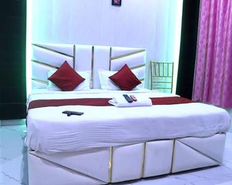 Hotel Krishna Manu Palace Orchha - Orchha - Camera da letto