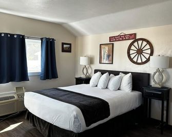 Cabin 26 - Coyboy Corner - Helena - Bedroom