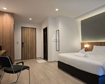 Manee Mantra Hotel, Kanchanaburi - Kanchanaburi