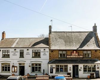 The Sun Inn - Banbury - Building