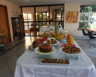 Summit Inn Hotel Pouso Alegre - Pouso Alegre - Buffet