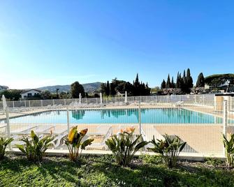 Studio 2 - Les Suites De Robinson - Résidence Avec Piscine En Bord De Siagne, À Mandelieu-La-Napoule - Mandelieu-la-Napoule - Piscina