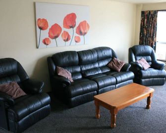 Arcadian Motel - Dunedin - Living room