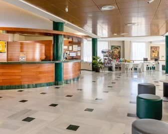 Bq Andalucia Beach Hotel - Torre del Mar - Front desk