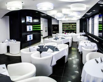 Hotel Grafit - Kostomłoty Pierwsze - Restaurante