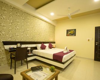 Hotel Rk Renaissance, Belgaum - Belgaum - Bedroom