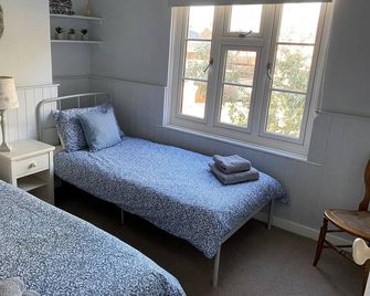 Demeter Holiday Cottage - Whitby - Bedroom