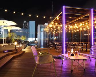 Brosis Hotel - Busan - Patio