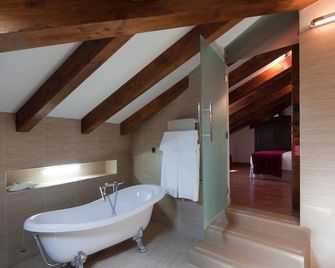 Concejo Hospederia - Valoria la Buena - Baño