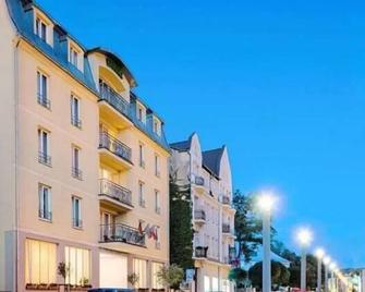 Kurhotel Brussel - Františkovy Lázně - Building