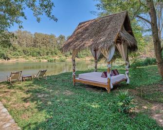 Namkhan Tent - Luxurious Glamping in the Nature - Luang Prabang - Pátio