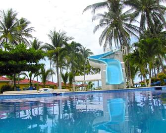 Tropiclub Playa El Cuco - El Cuco - Piscina