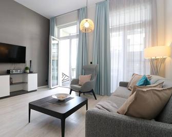 Alte Seefahrtschule Kranichnest - Wustrow (Darss) - Wohnzimmer