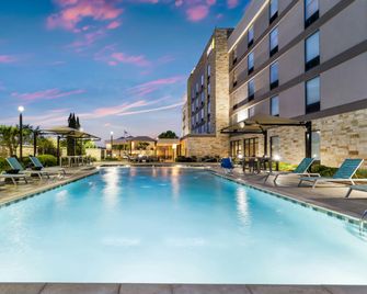 Home2 Suites By Hilton Dallas Addison - Addison - Pool