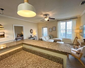 Belmont Furnished stay - 2 week minimum - Belmont - Sala de estar