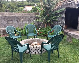 Maria's Haven - Santo António (Azores) - Innenhof