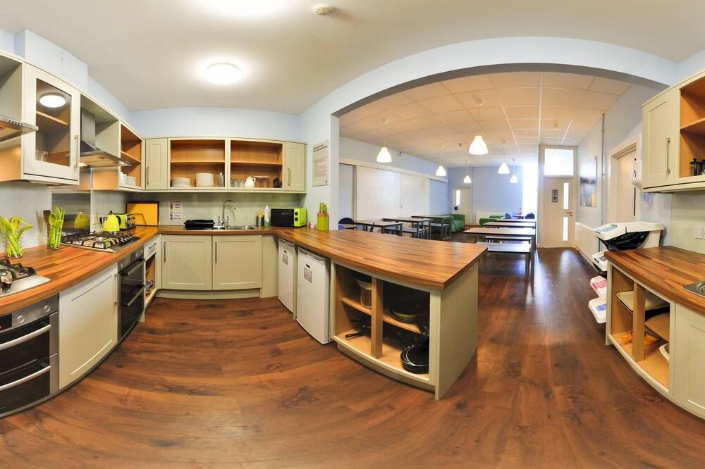 واي إتش إيه مانوربير - هوستل - تنبي - مطبخ