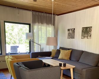 Fantastically quiet location just 400 m from the Baltic Sea - Figeholm - Vardagsrum