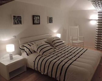 Country house with swimming pool SPA large GAMING room 16pers in the heart of nature - Beauville - Habitación