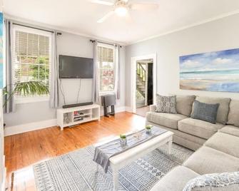 Cozy Downtown Charleston Apt - Charleston - Wohnzimmer
