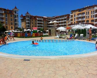 Menada Royal Sun Apartments - Sunny Beach - Pool