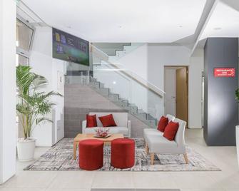 Happy Day Hotel - פראיה - לובי