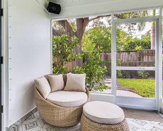 The Peacock Bungalow Near Fort Lauderdale Beach! - Fort Lauderdale
