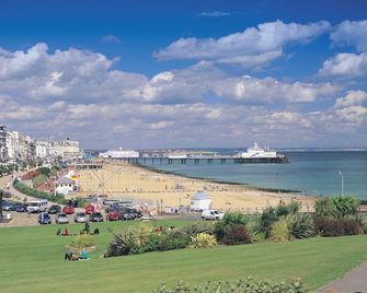 OYO Devonshire Park Hotel - Eastbourne