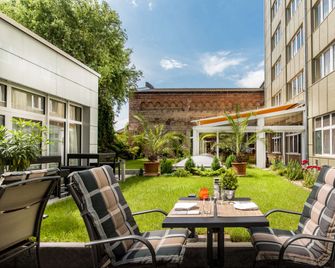 Best Western Plus Delta Park Hotel - Mannheim - Patio