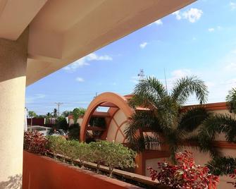 Hotel Casa Ilustre - Balayan - Balcony