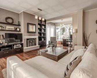 Ktima Loumoumba, Private Villa - Gouvia - Oturma odası