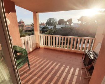 Luxury 2 Bed Apt Freeview Tv Wi - Marbella - Ban công
