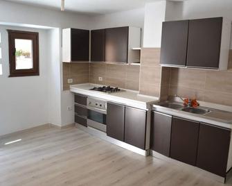 Studio apartment near the old town - Tempio Pausania - Cucina