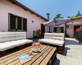 B&B Albachiara Casa di Campagna - Ogliastro Cilento - Patio