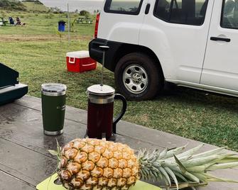 Epic Maui Camping - SUV + camping gear - Adventure on a budget - Kahului - Food