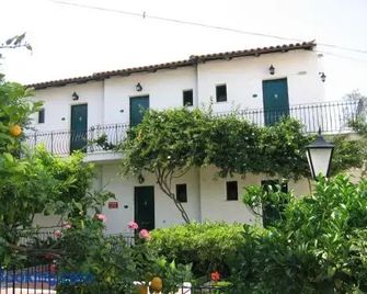 Tara Beach Hotel - Skala - Bâtiment