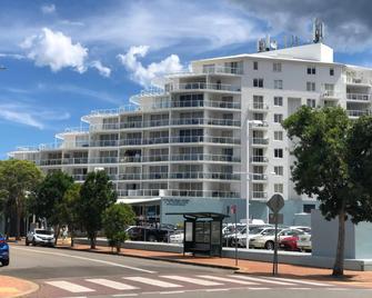 Ettalong Beach Premium Apartments - Ettalong beach - Building