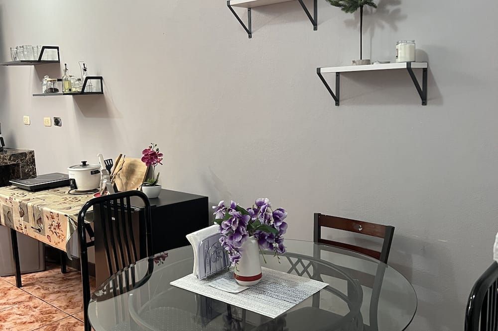 Relax in downtown Alajuela / 5min near the Airport - Alajuela - Comedor