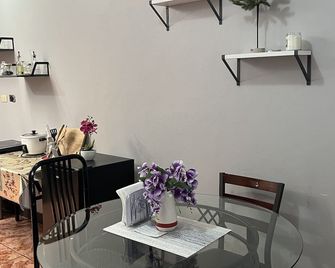 Relax in downtown Alajuela / 5min near the Airport - Alajuela - Comedor