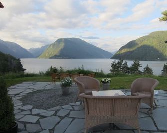 Dragsvik Fjordhotel - Balestrand - Building