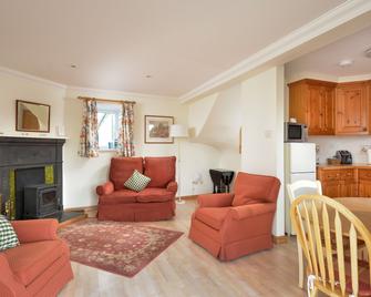 Cardross Holiday Cottages - Callander - Living room