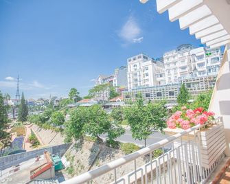Nice Dream Hotel - Dalat - Balcón