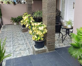 Dacha - Bukittinggi - Patio