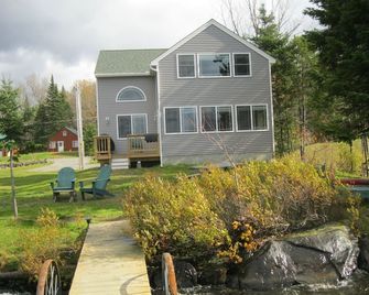 New Beam construction house on pristine Back Lake - Pittsburg - Edificio