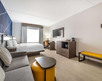 كومفرت سويتس لويسفيل أيربورت - لويزفيل (كنتاكي) - غرفة نوم