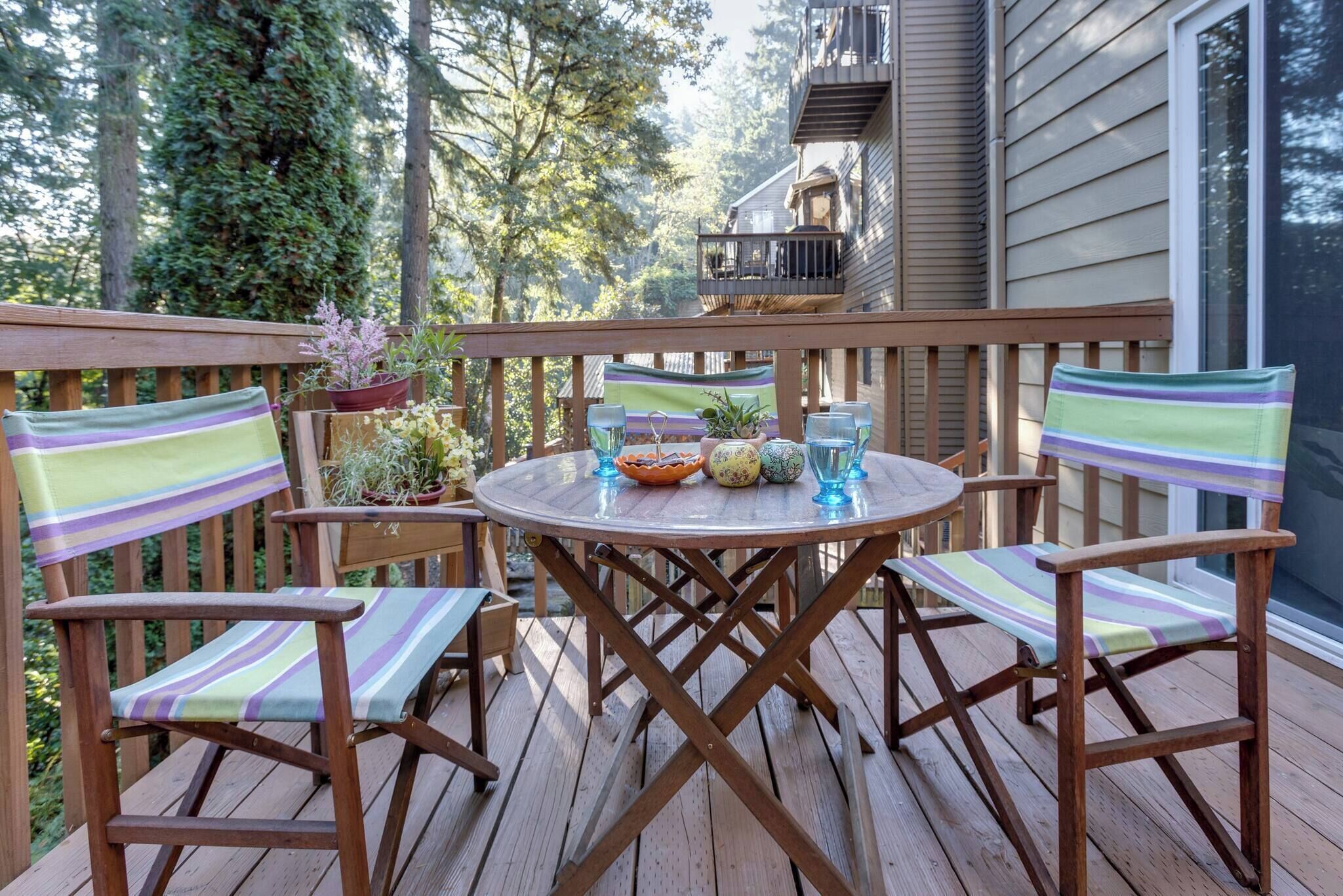Oregon Jade Lodging- Spacious 2 Bedrooms, Ev Charger, Quite By Stream