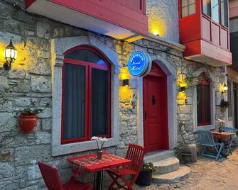 Bedirhan Konak Otel - אלאקאטי - פטיו