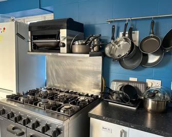 Tivoli Guesthouse - Whitehaven - Kitchen