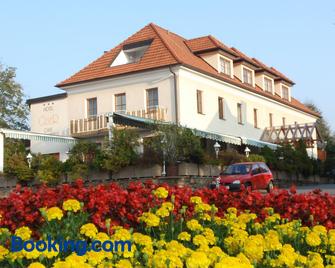 Hotel Geier - Bad Schoenau - Edificio