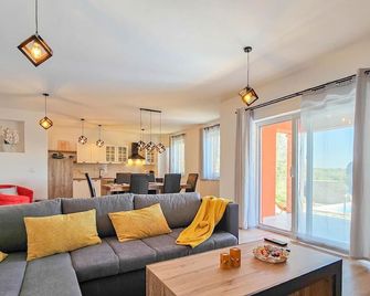 Casa Gojtan - Karigador - Sala de estar